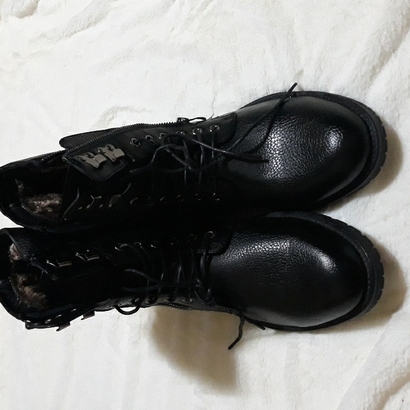 NWOB Men's Boots - Picture 7 of 16